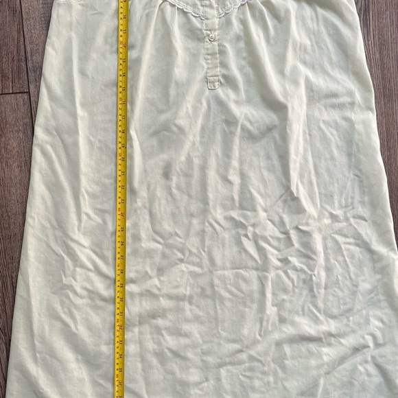 Vintage Carroll Reed Floral Embroidered Yellow Nightgown with Lace Detailing - Picture 8 of 10